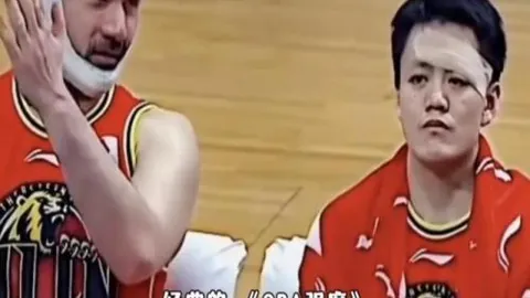 朱总与艾伦共赴烧烤宴，球迷感慨：真情流露，朱总获赞